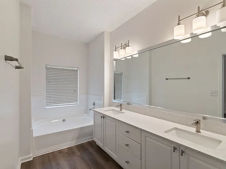 Stylish bathrooms with soaking tubs available