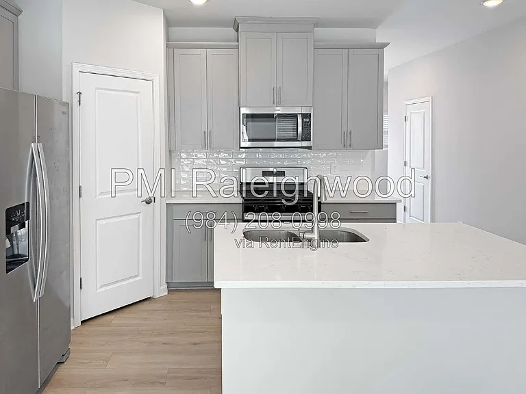 671 Rolling Fields Dr — Photo 9