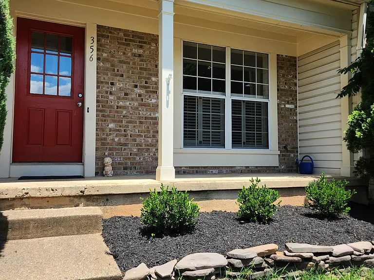 356 Millbrook Ter NE — Photo 2