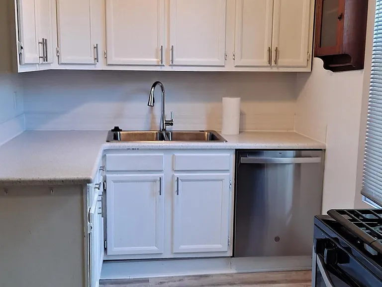 121 Foote Ave — Photo 11