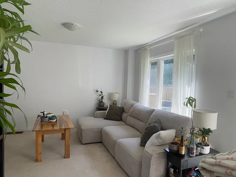131 Franks Way — Photo 3