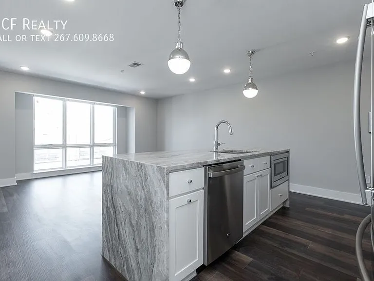711 N 16th St #3 — Photo 16