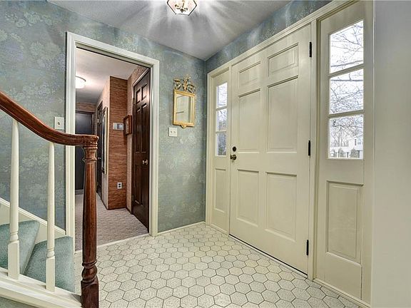 3rd image of 26805 Sleepy Hollow Dr
