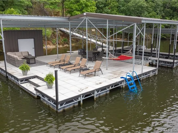 30 Hawks Point Dr, Camdenton, MO 65020