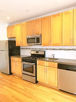 Rented by Rapid Realty Cobble Hill | media 34