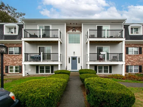 6 Chapel Hill Dr APT 11, Plymouth, MA 02360