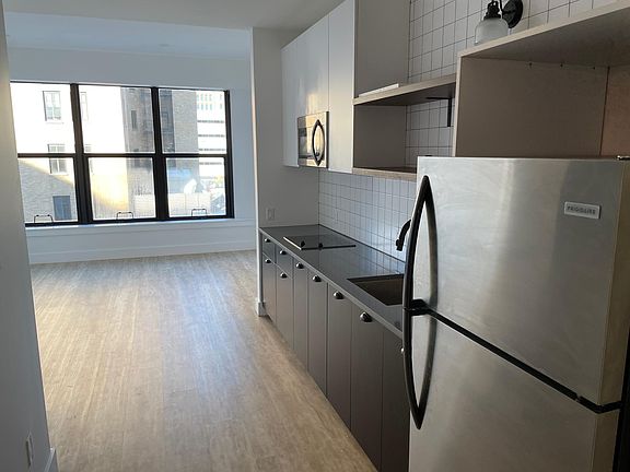 3rd image of 300 E Washington St