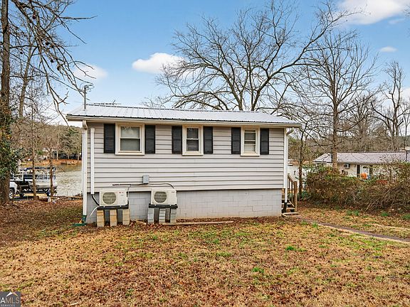 3rd image of 126 Elizabeth Cir