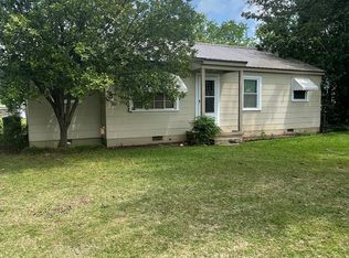 135 Fairview Ave, Hartwell, GA 30643