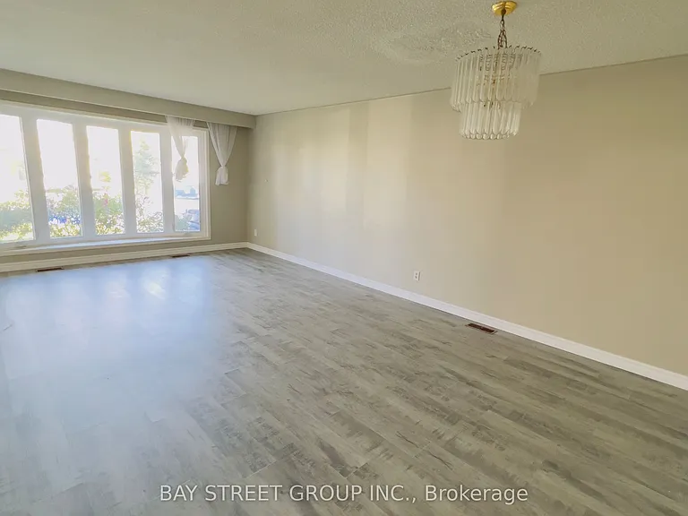 31 Colonsay Rd — Photo 10