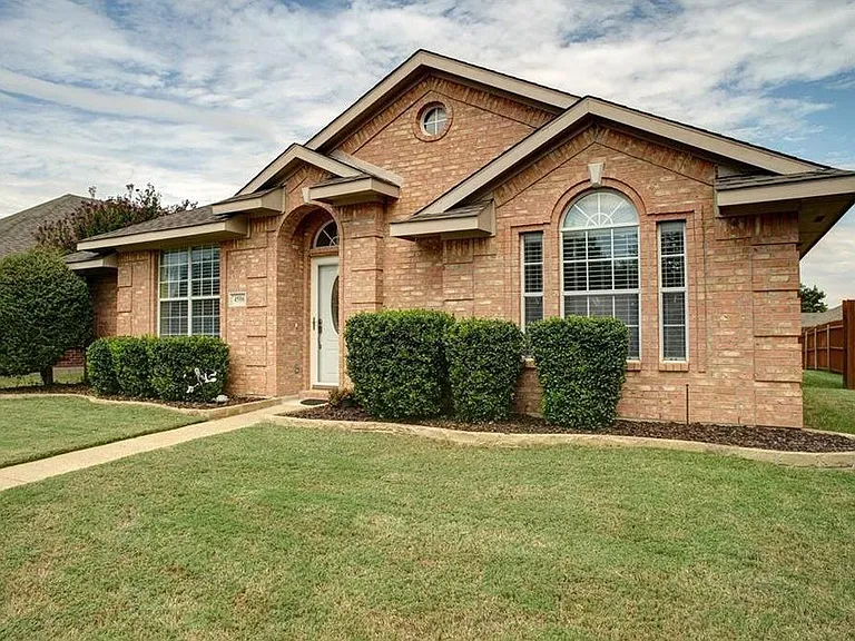 4506 Highlands Dr — Photo 10