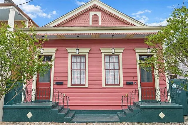Photo 1 of 12 - 1552 N Derbigny St - New Orleans, LA Primary Photo - 1552 N Derbigny St