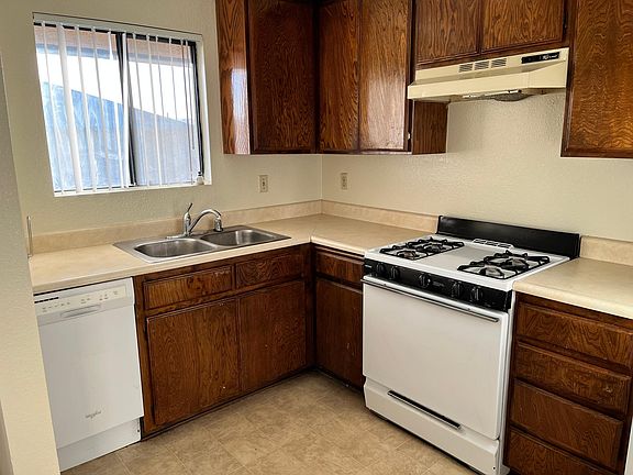 3rd image of 440 S San Jose Ave #N