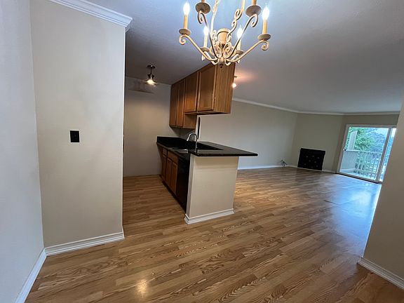 3rd image of 375 Mandarin Dr APT 312