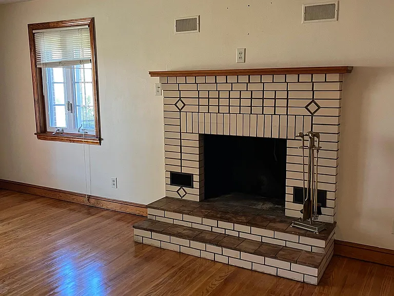 335 Smith St — Photo 10
