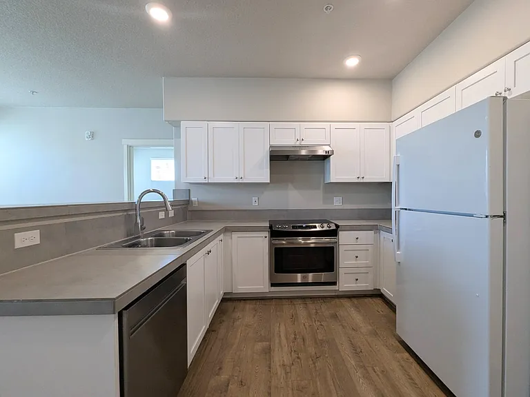 17126 SW Snowdale St #208 — Photo 6