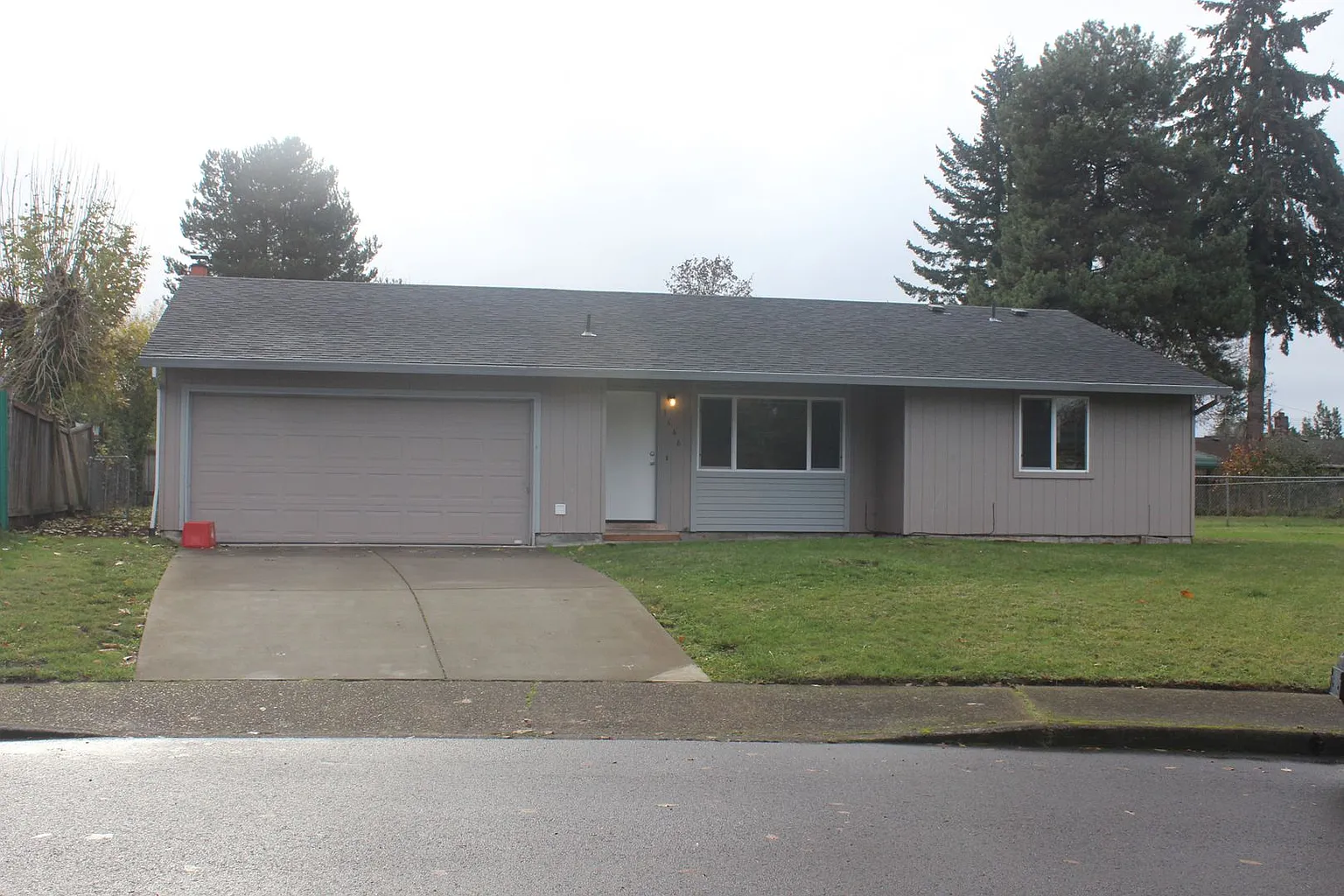 1646 NE Karen Ct photo 1