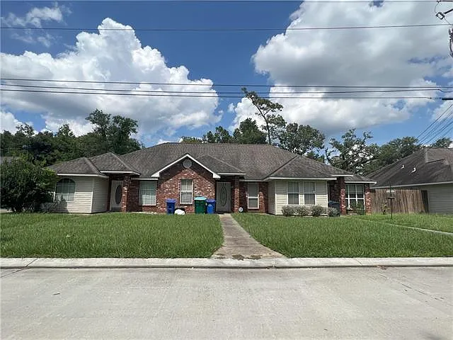 2 bed, 2.0 bath, 822 sqft, $1,200 — Photo 1