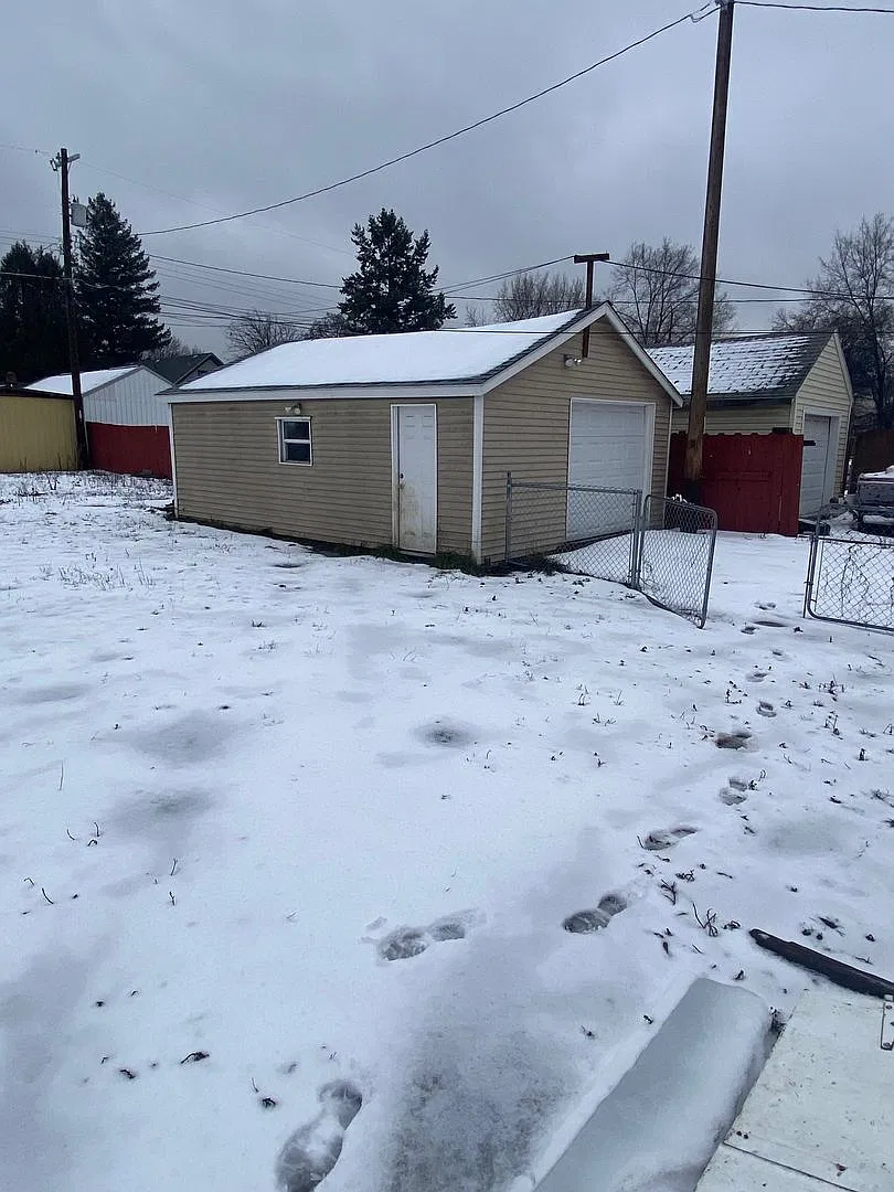 Newly Remodeled Home 2 bed 1 bath rancher with new applicences — Photo 4