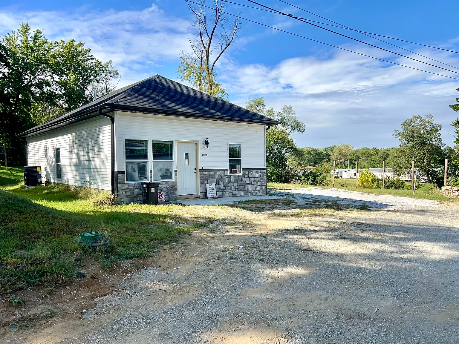 3 bed, 1200 sqft, $1,400 — Photo 3
