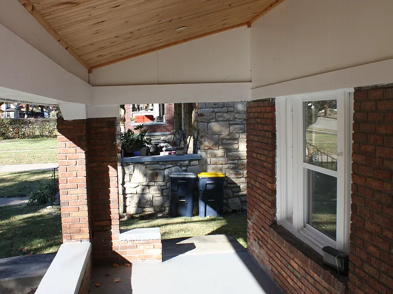 5725 Highland Ave — Photo 4