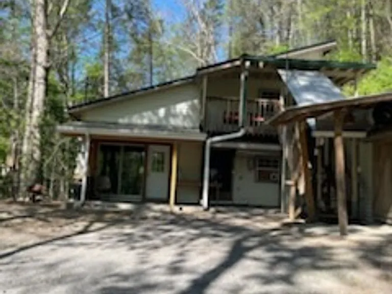 2560 C P Howard Dr — Photo 2