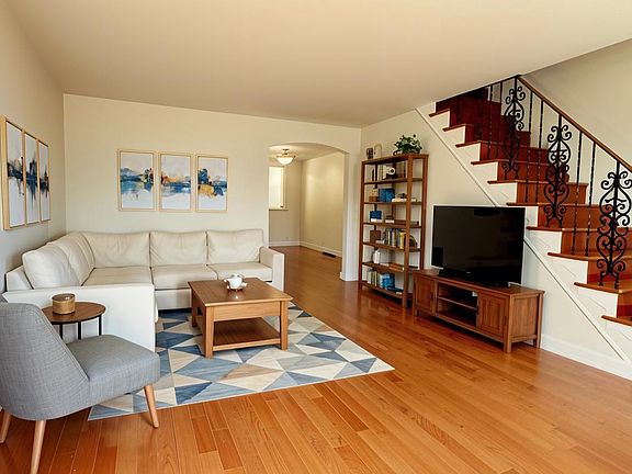 4th image of 1343 N 76th St