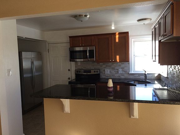 5th image of 125 S Canosa Ct