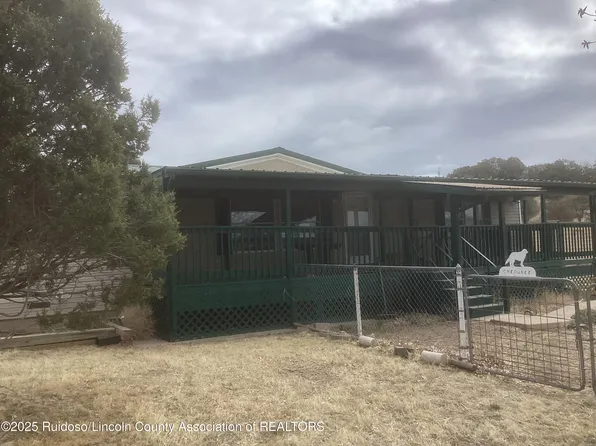 102 Crest View Rd, Capitan, NM 88316