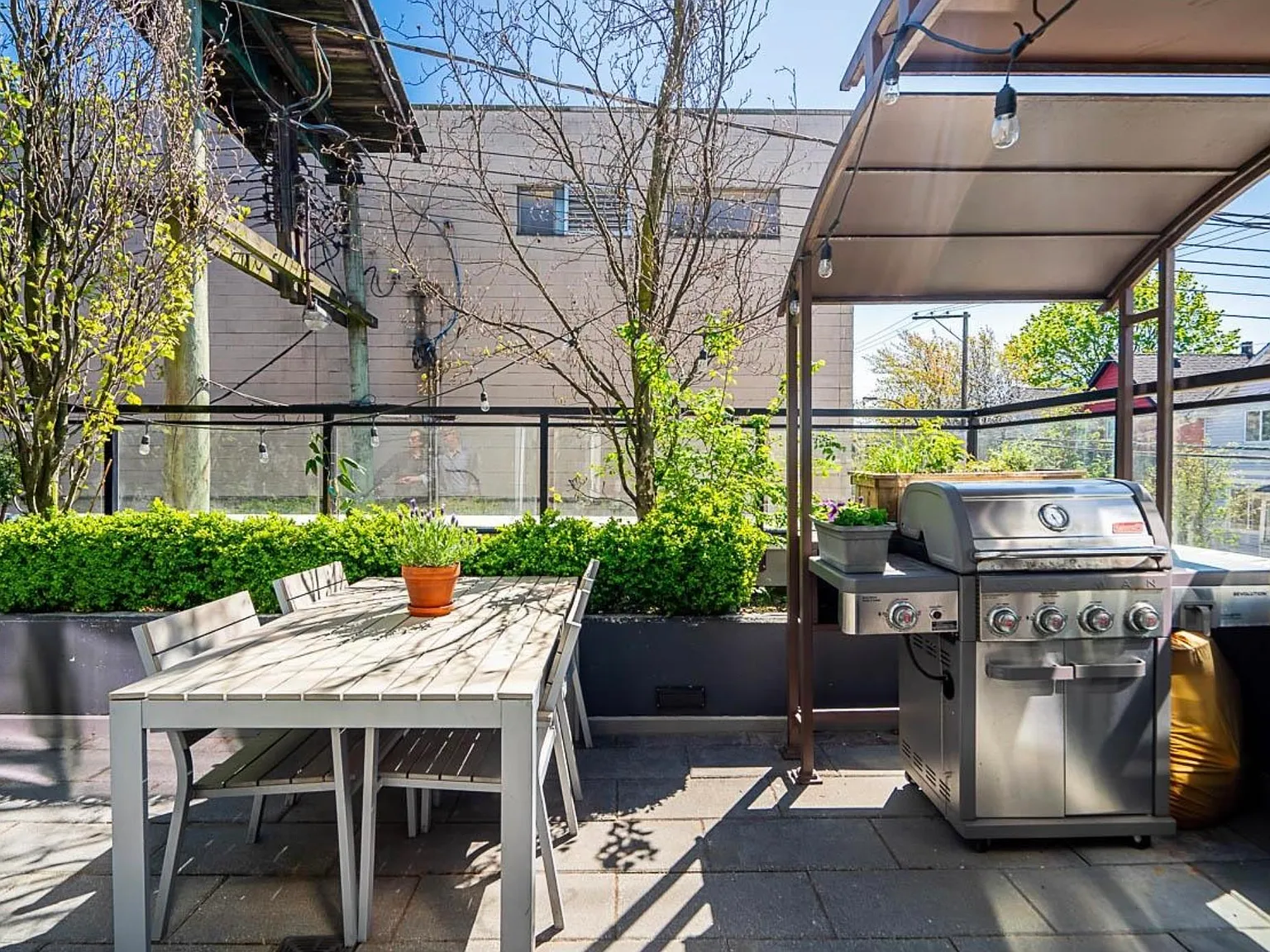 1 bed, 696 sqft, $2,600 — Photo 2