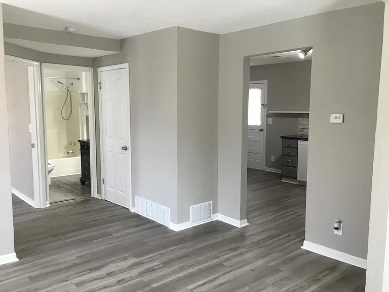 111 W Morse Ave — Photo 8