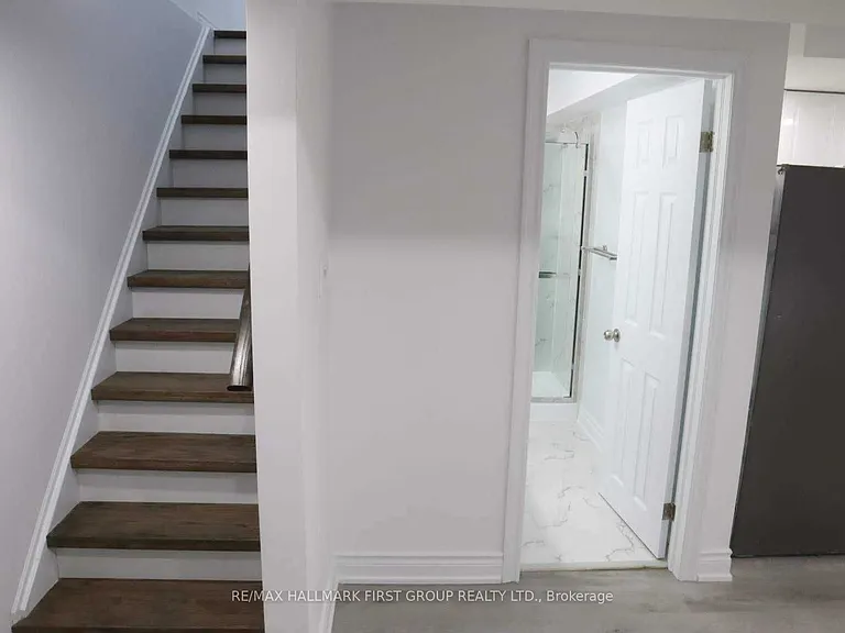 1627 Baggins St #LOWER — Photo 14