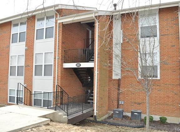 3rd image of 2020 Greenglen Dr APT 103