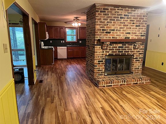 3rd image of 2156 Hickory Hollow Dr