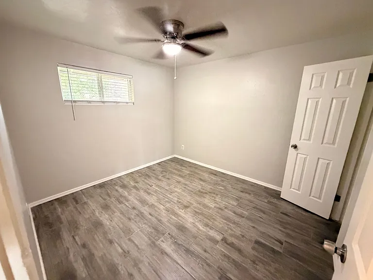 4837 E Willetta St — Photo 10