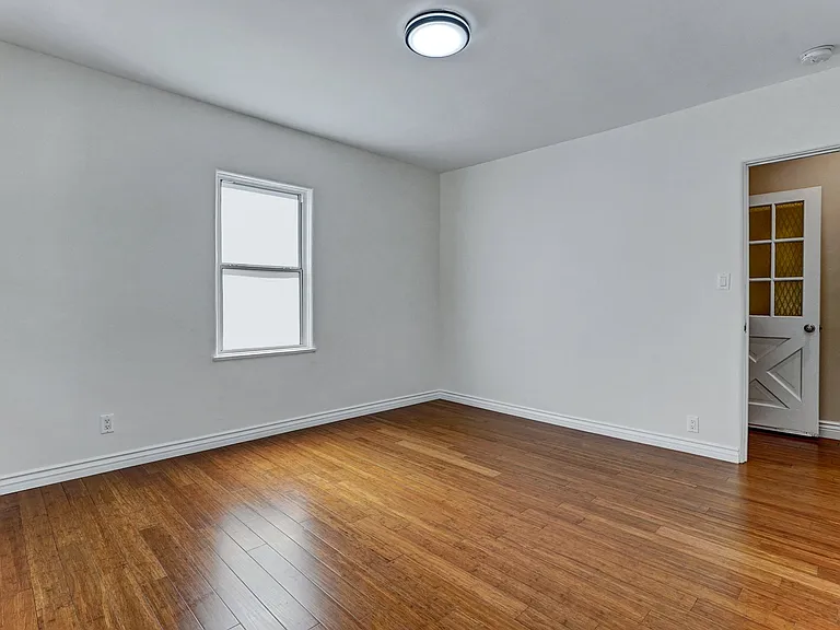 15340 Cohasset St — Photo 14