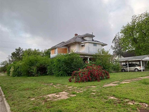 2nd image of 502 NW Arlington Ave