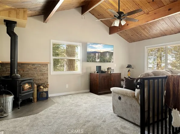 30556 Live Oak Dr, Running Springs, CA 92382