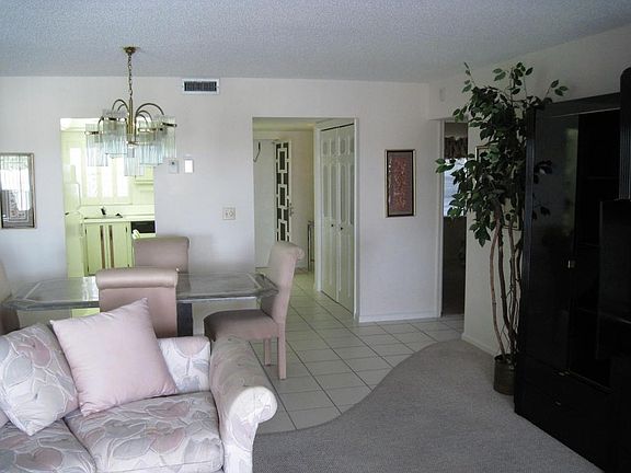 CONDO DINING AREA ENTRY AND KIT