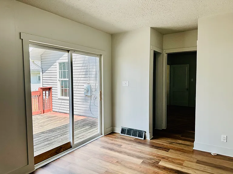 148 SW 15th St — Photo 15