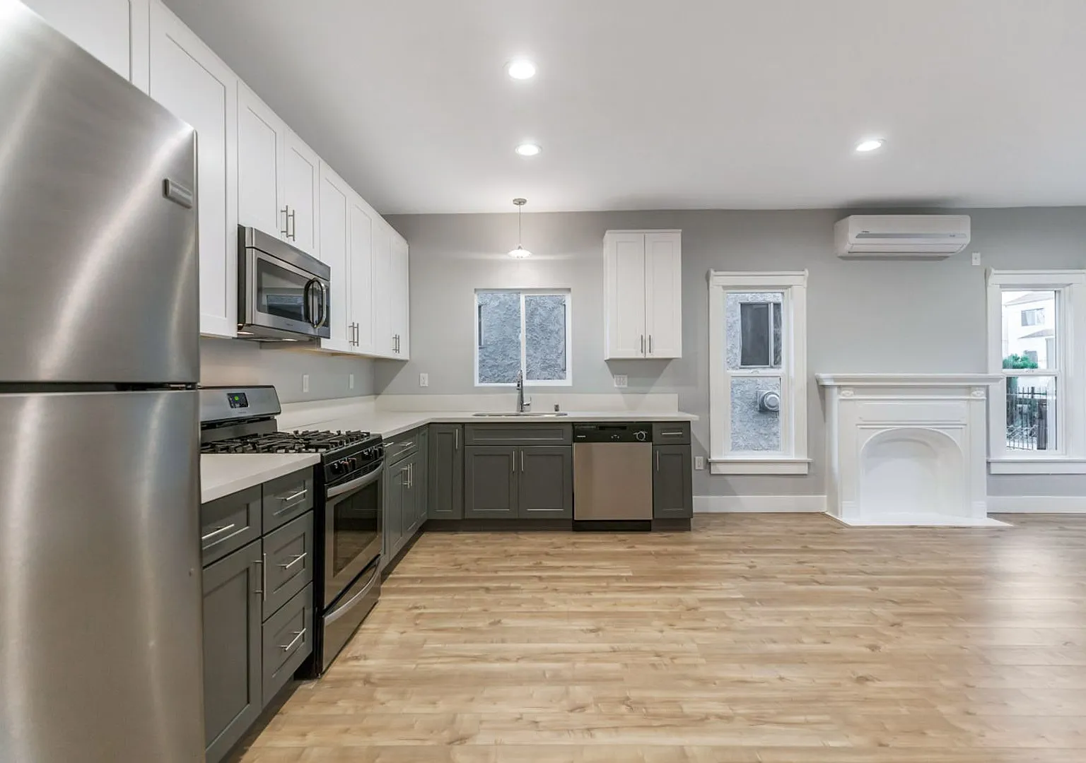 Beautiful 2 bedroom in Echo Park/Silver Lake with parking! **2 weeks off the rent — Photo 3