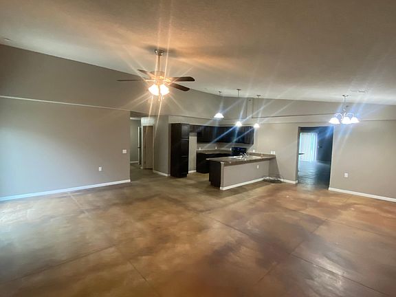 Passway shown here into other side of townehome, set up for handicap accessible. Perfect for carehome facility. Each side is 3 bedroom-2 bath.