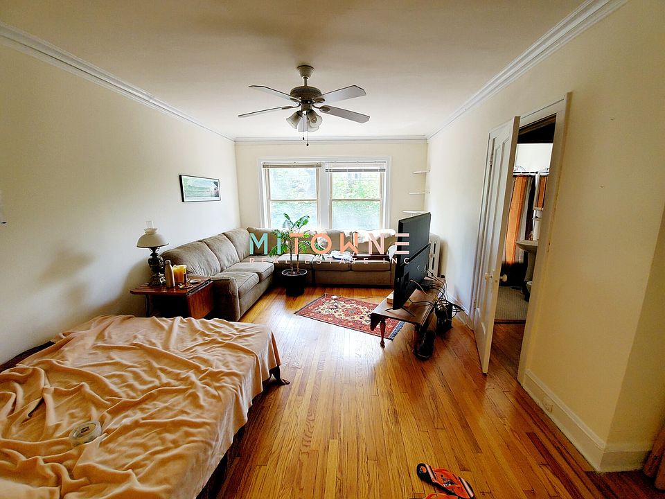 1st image of 1500 W Birchwood Ave APT 3