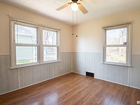 4th image of 5040 N Glen Elm Dr