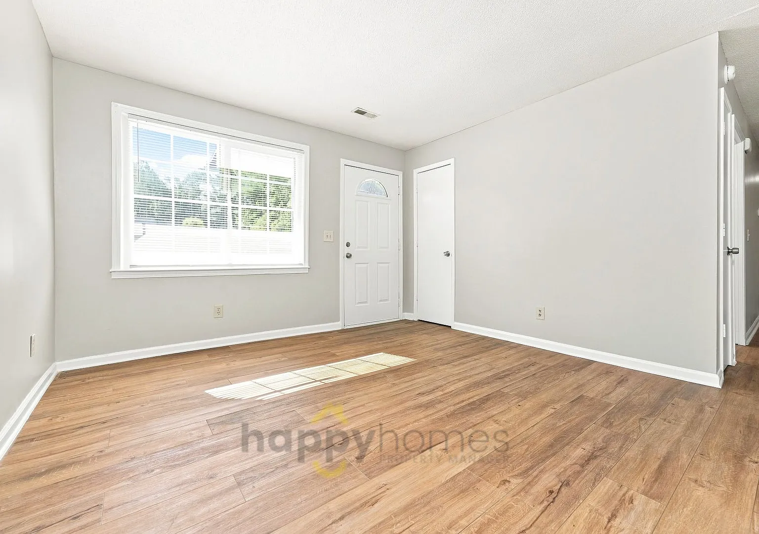 3 Bedroom 2 Bathroom Home on John's Island — Photo 3