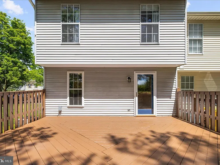 577 Quaker Ridge Ct — Photo 28