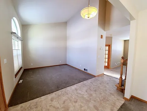 1805 Deer Path — Photo 14