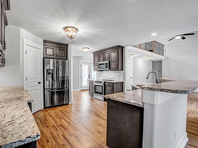 520 Ruth Cir — Photo 10