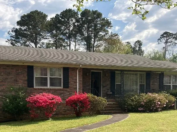 1703 Brandon St, Scottsboro, AL 35769