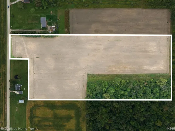 4452 Cole Rd, Burtchville, MI 48059